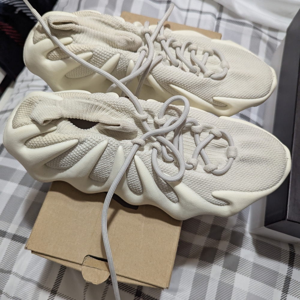 Unique Cream Textured Sneakers